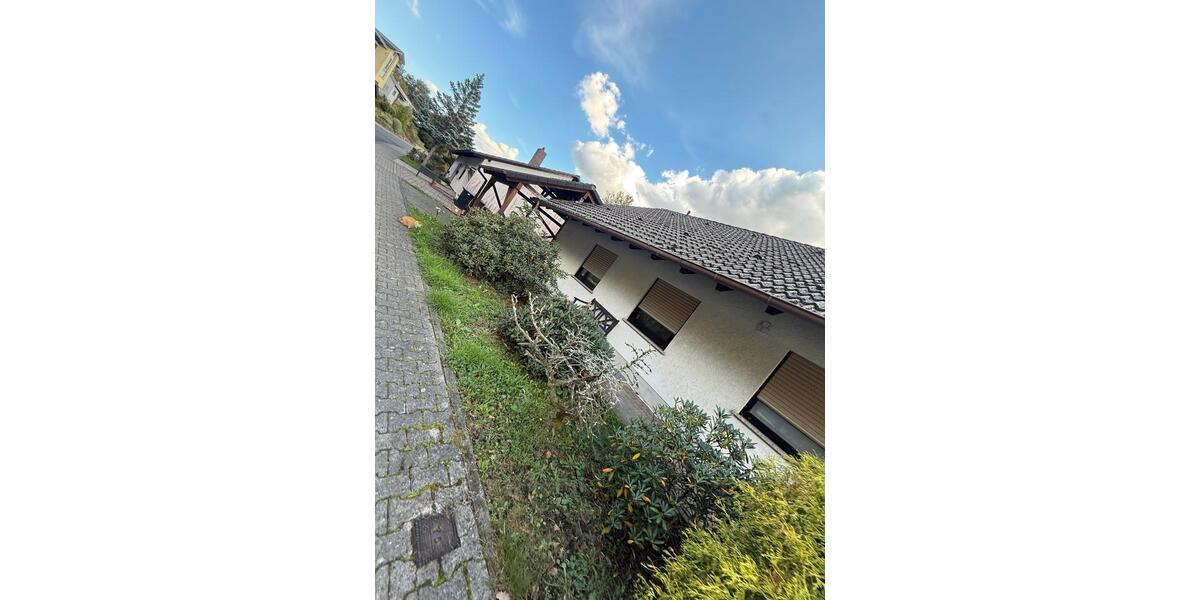 Einfamilienhaus Kusel - 10 Zimmer, 182 m&sup2;, 310.000&euro; | Angebot:26183932