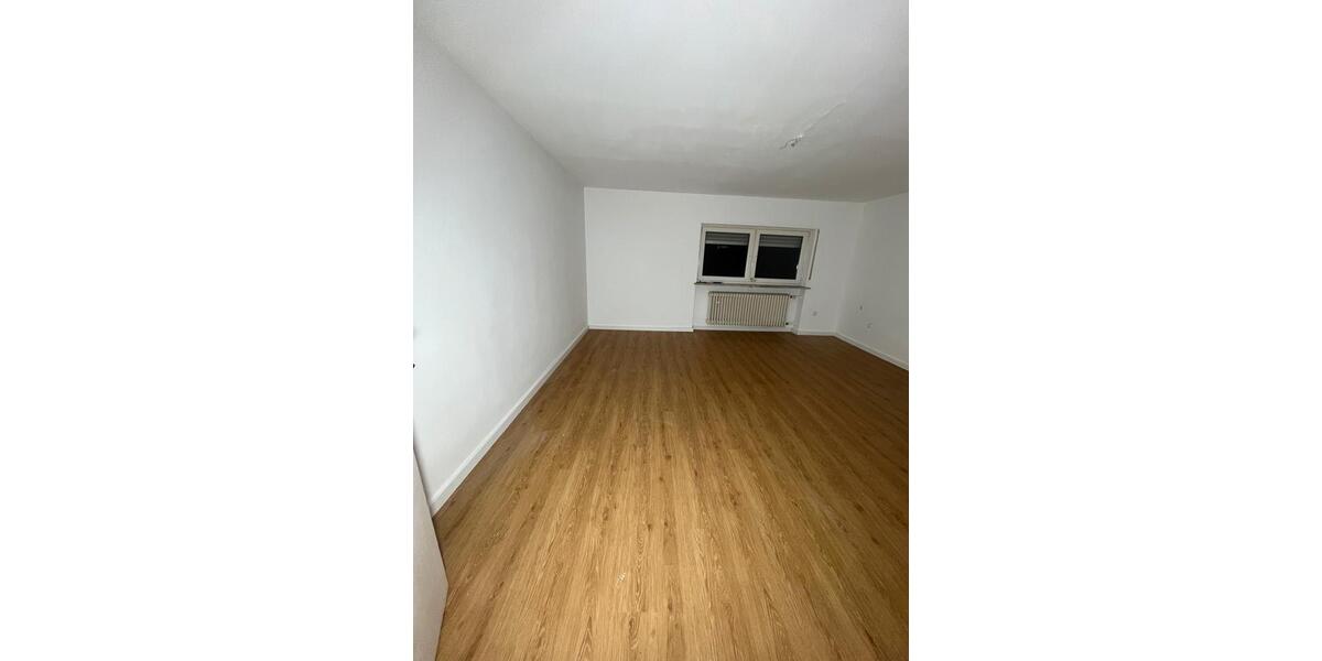 2 Zimmer Wohnung ! Frisch Saniert ! 2 zimmer