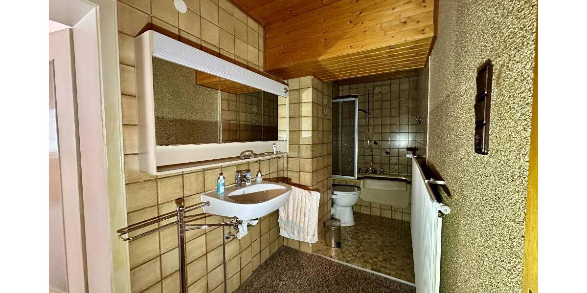 Einfamilienhaus Waldfischbach - 5 Zimmer, 151 m&sup2;, 215.000&euro; | Angebot:26230943