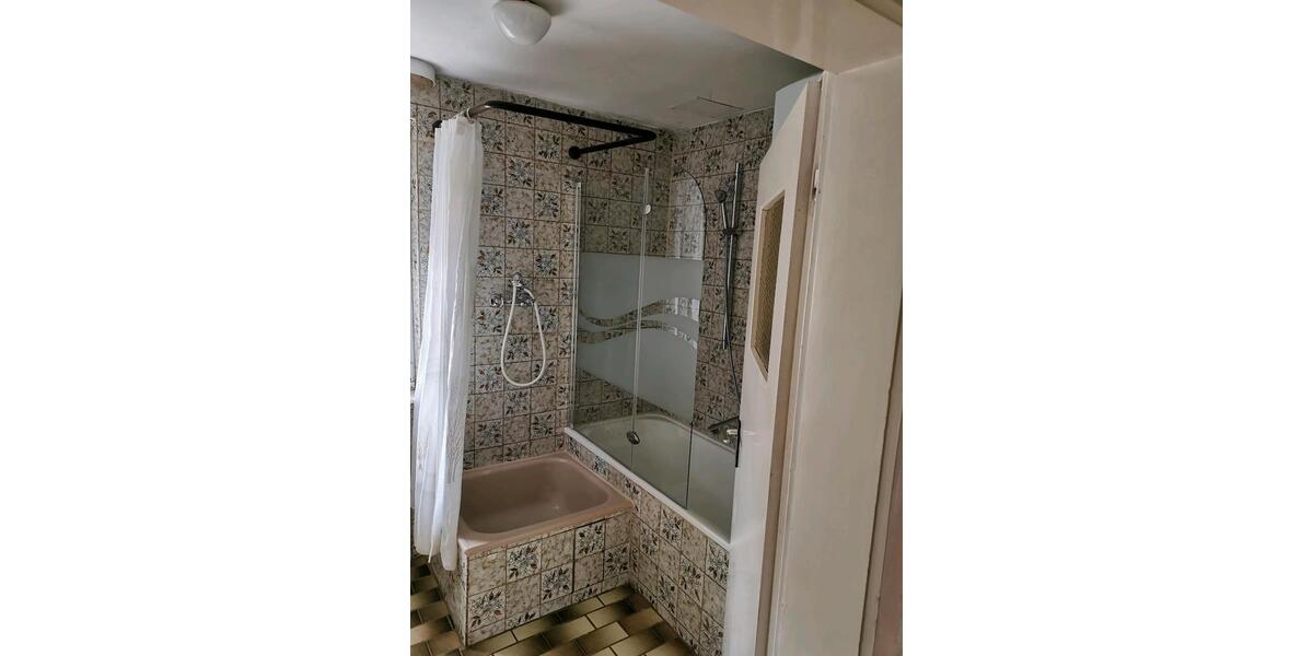 Doppelhaushälfte Wolfstein - 5 Zimmer, 130 m&sup2;, 122.000&euro; | Angebot:23130635