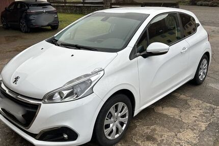 Peugeot 208 102.600 km 5.700 &euro; Rathsweiler 66887