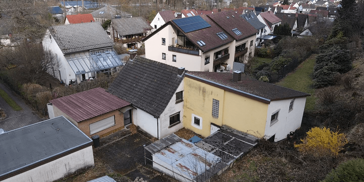 Einfamilienhaus Kaiserslautern-Hohenecken Hohenecken - 9 Zimmer, 232 m&sup2;, 249.000&euro; | Angebot:27515927