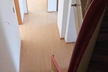 Schöne Maisonettewohnung = Haus im Haus gewerblich geeignet als Mitarbeiter-Unterkunft 7 zimmer