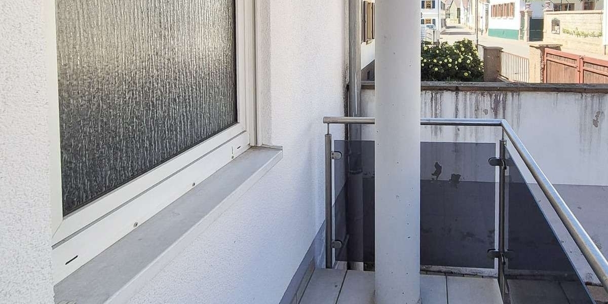 Lichtdurchflutete 2-Zimmer-Wohnung mit Balkon & Stellplatz in Kallstadt–Eigennutzung oder Vermietung - Erdgeschoßwohnung Kallstadt | Angebot:27130017
