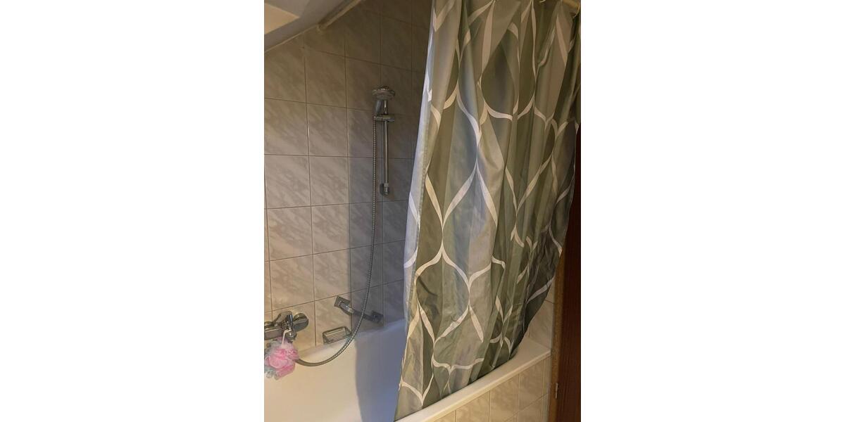 Dachgeschoßwohnung Eisenberg (Pfalz) - 2 Zimmer, 64 m&sup2;, 680&euro; | Angebot:26245717