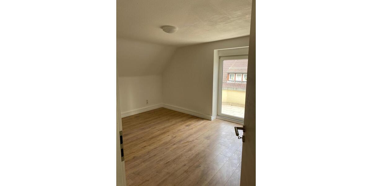 Dachgeschoßwohnung Kaiserslautern Engelshof - 4 Zimmer, 92 m&sup2;, 870&euro; | Angebot:26545233