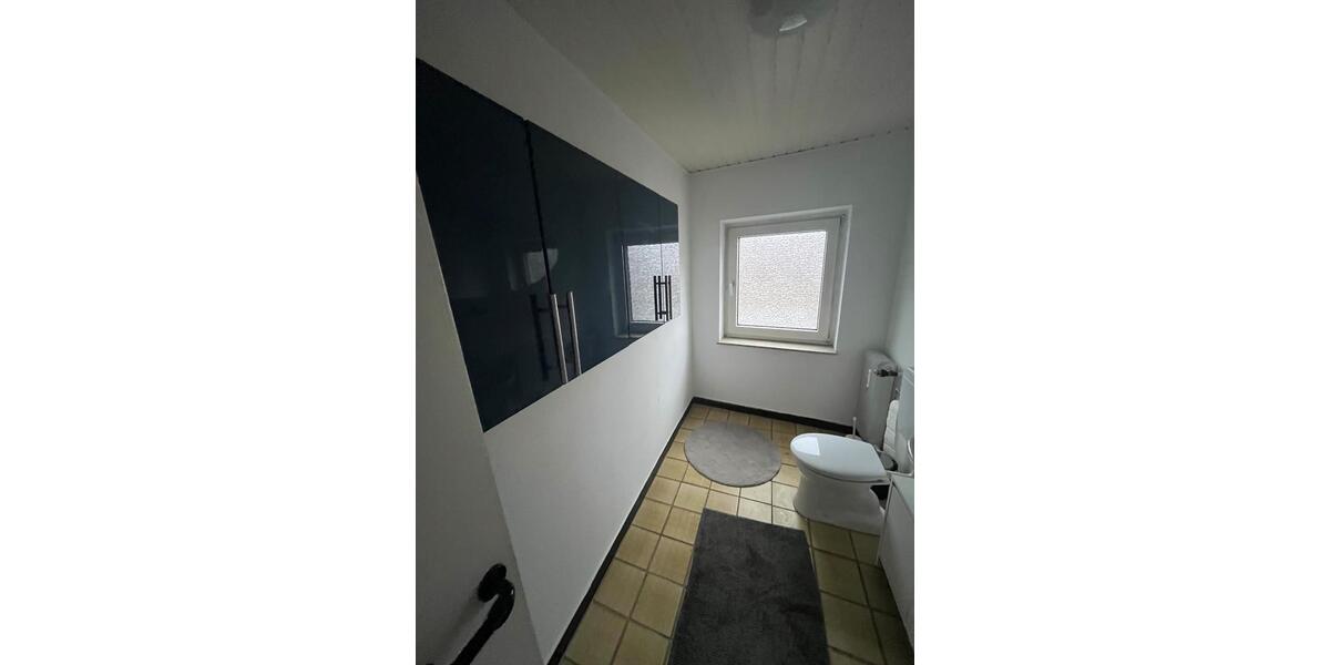 Etagenwohnung Kaiserslautern - 5 Zimmer, 135 m&sup2;, 1.250&euro; | Angebot:24715937