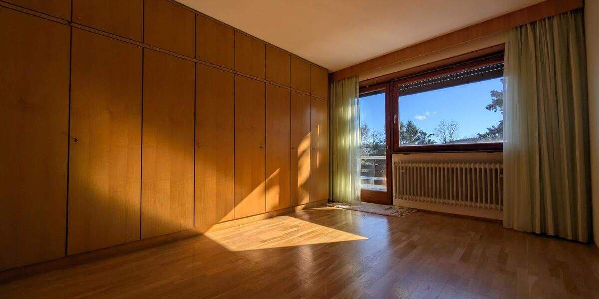 Einfamilienhaus Kaiserslautern Innenstadt - 7 Zimmer, 186 m&sup2;, 243.000&euro; | Angebot:25899420