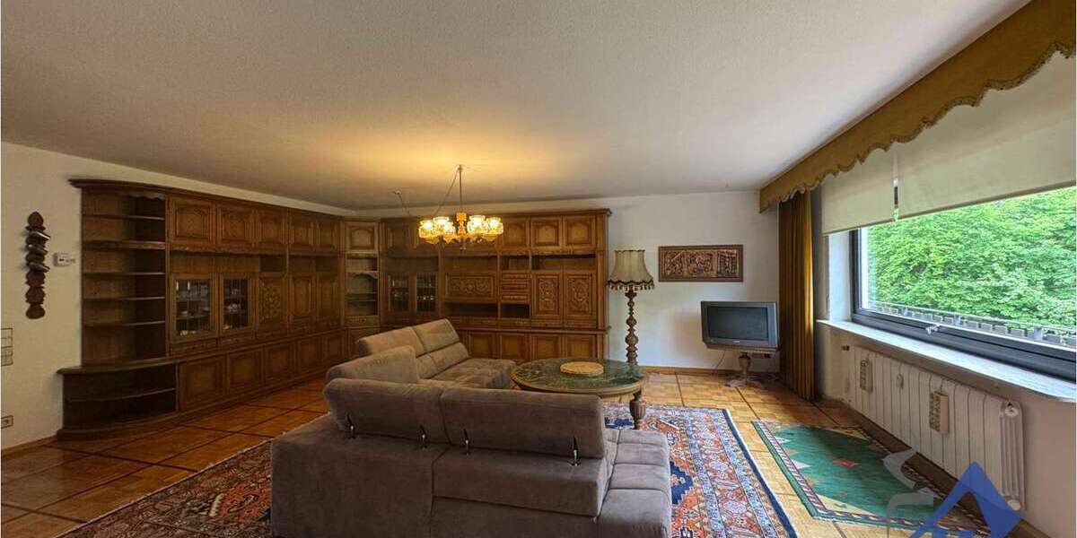 Etagenwohnung Landstuhl - 5 Zimmer, 180 m&sup2;, 1.350&euro; | Angebot:26879653