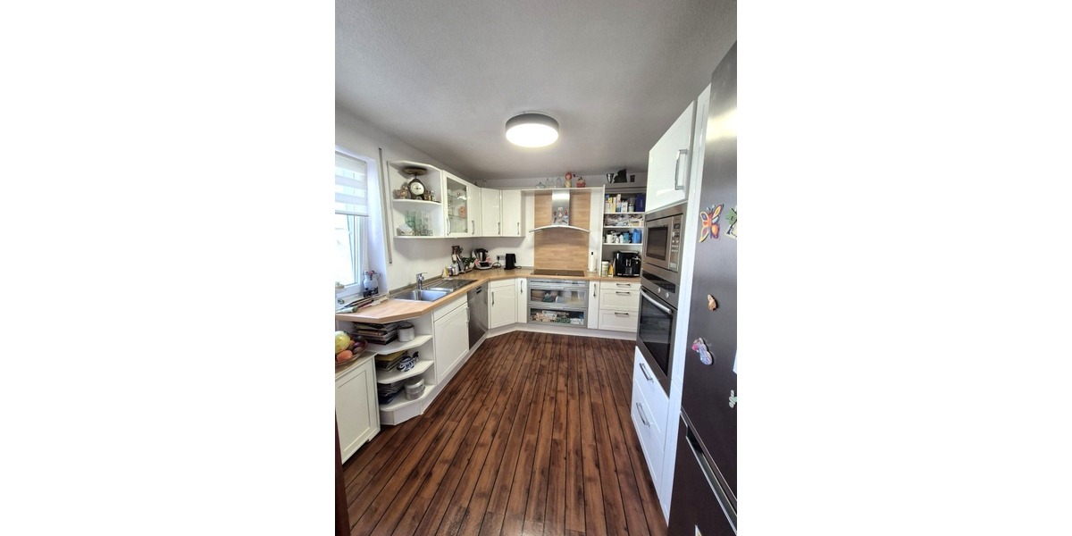 Großzügiges Wohnen für zwei Generationen: Poolbereich mit Poolbar & barrierefreiem EG - Zweifamilienhaus Katzweiler | Angebot:24408767