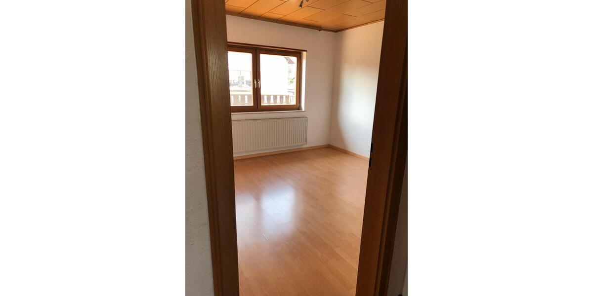 Einfamilienhaus Mehlingen - 5.5 Zimmer, 185 m&sup2;, 1.300&euro; | Angebot:27692043