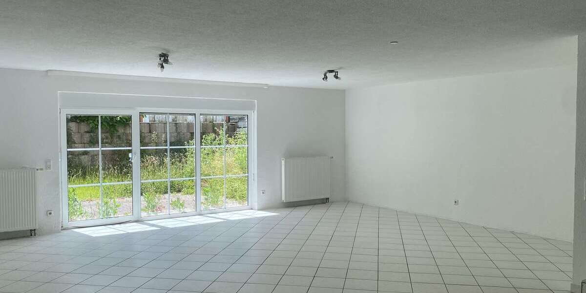 Einfamilienhaus Rodenbach - 7 Zimmer, 235 m&sup2;, 1.400&euro; | Angebot:26844670