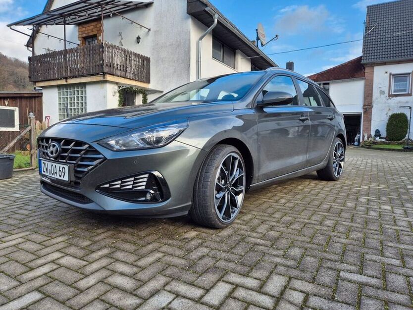 i30