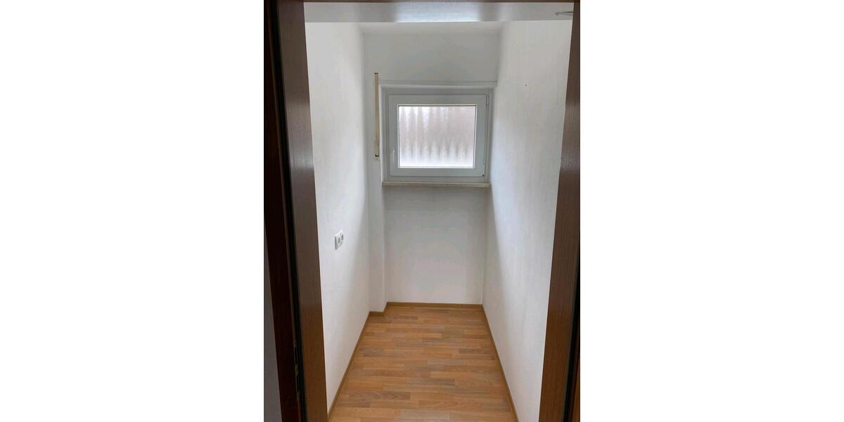 Etagenwohnung Mehlbach - 4 Zimmer, 140 m&sup2;, 900&euro; | Angebot:26341510