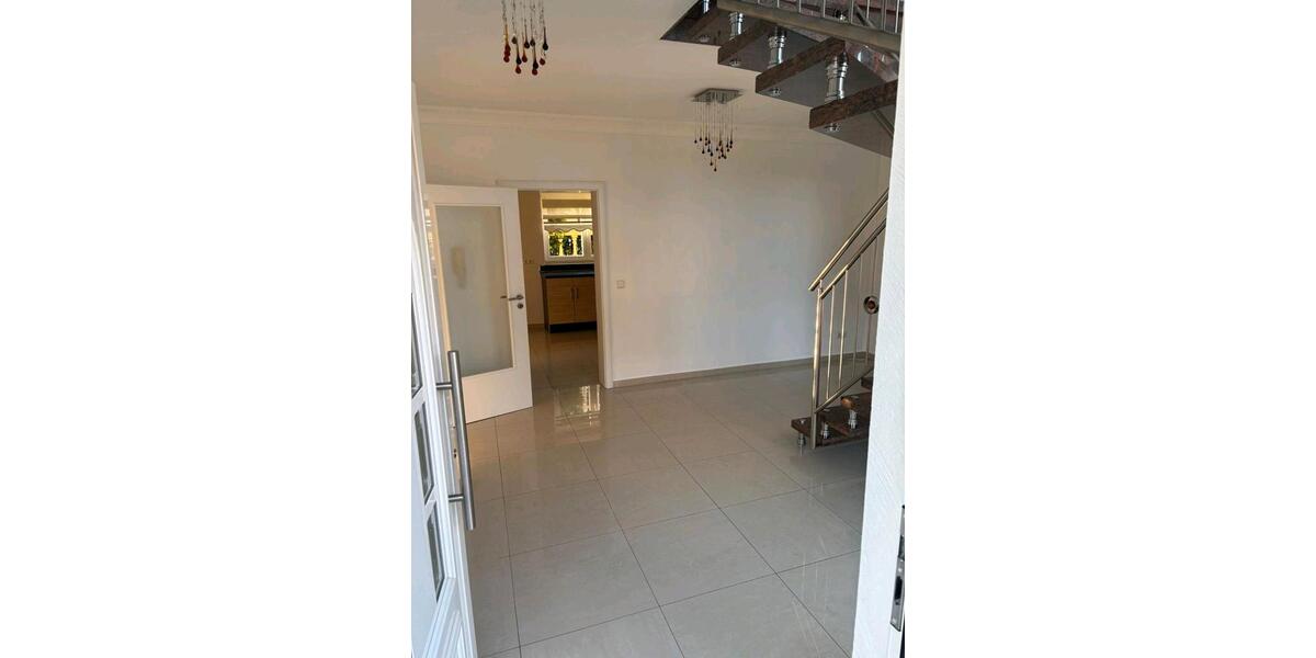 Einfamilienhaus Ramstein-Miesenbach Miesenbach - 1 Zimmer, 190 m&sup2;, 2.600&euro; | Angebot:26101571