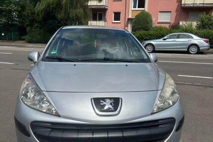 Peugeot 207 92.185 km 2.400 &euro; Kaiserslautern 67663