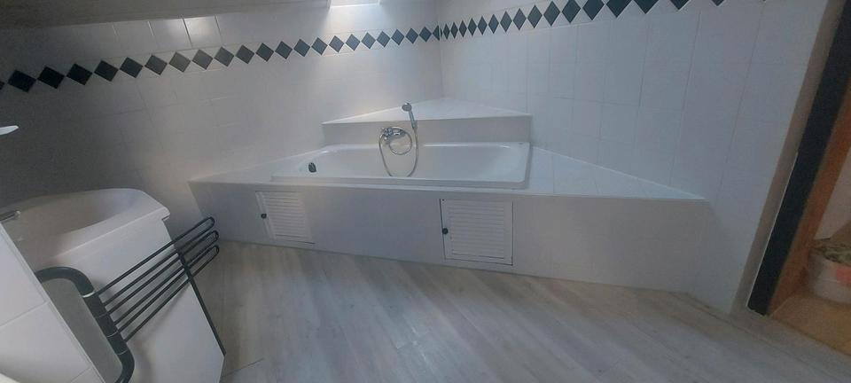 Etagenwohnung Gaugrehweiler - 4 Zimmer, 120 m&sup2;, 700&euro; | Angebot:26229209