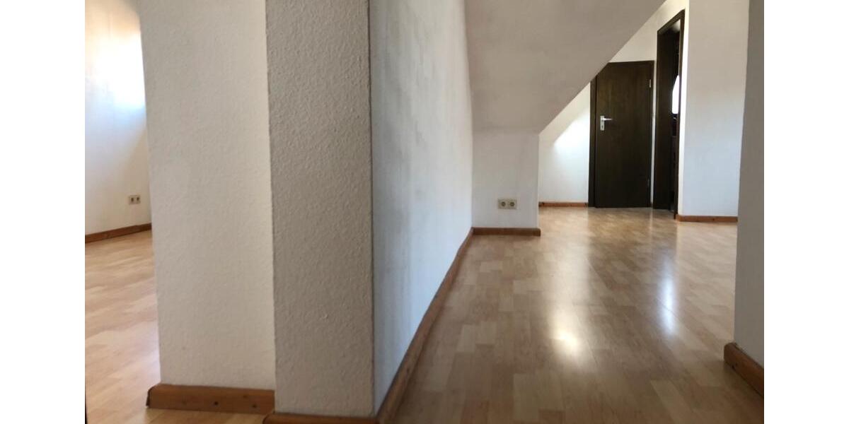 Dachgeschoßwohnung Kaiserslautern - 1 Zimmer, 38 m&sup2;, 365&euro; | Angebot:26349312