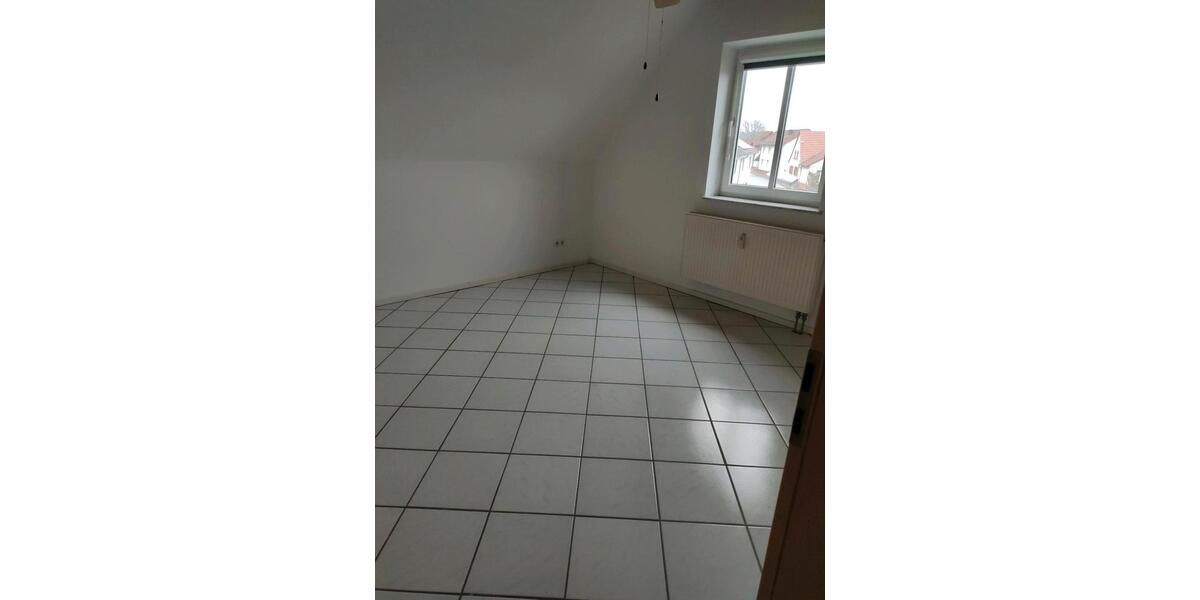 Dachgeschoßwohnung Krickenbach - 4 Zimmer, 108 m&sup2;, 1.200&euro; | Angebot:26185166
