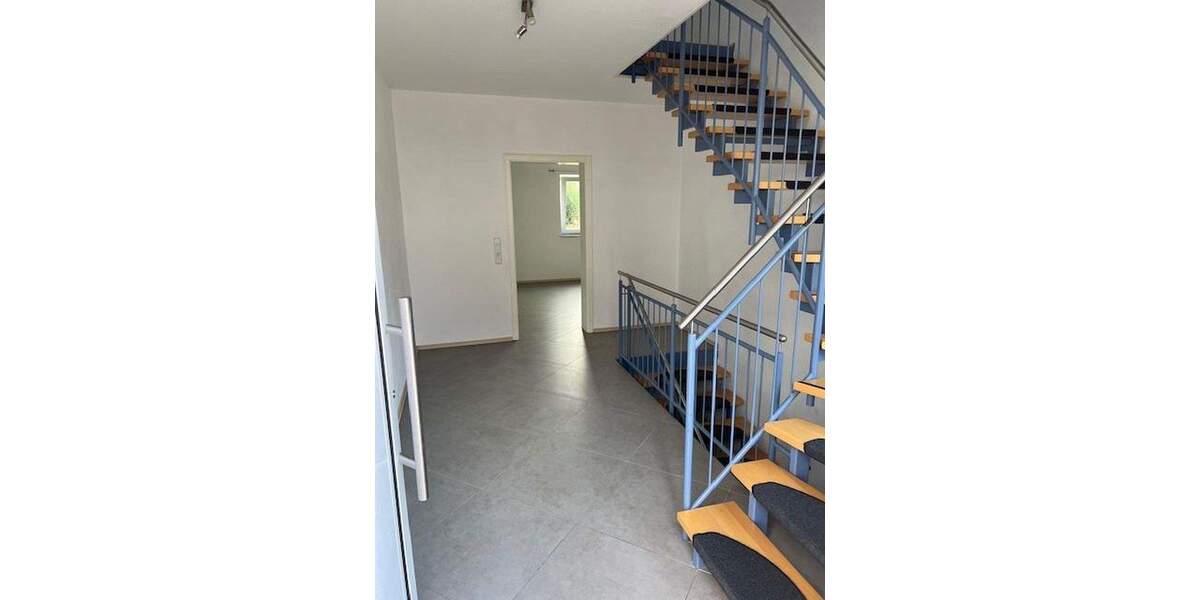 Einfamilienhaus Kaiserslautern Hohenecken - 7 Zimmer, 215 m&sup2;, 2.500&euro; | Angebot:25760514