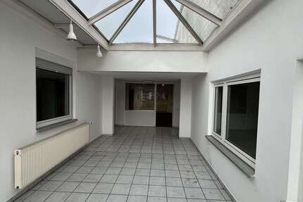 Büro in Bruchmühlbach-Miesau 2.400 € 400 m² zimmer