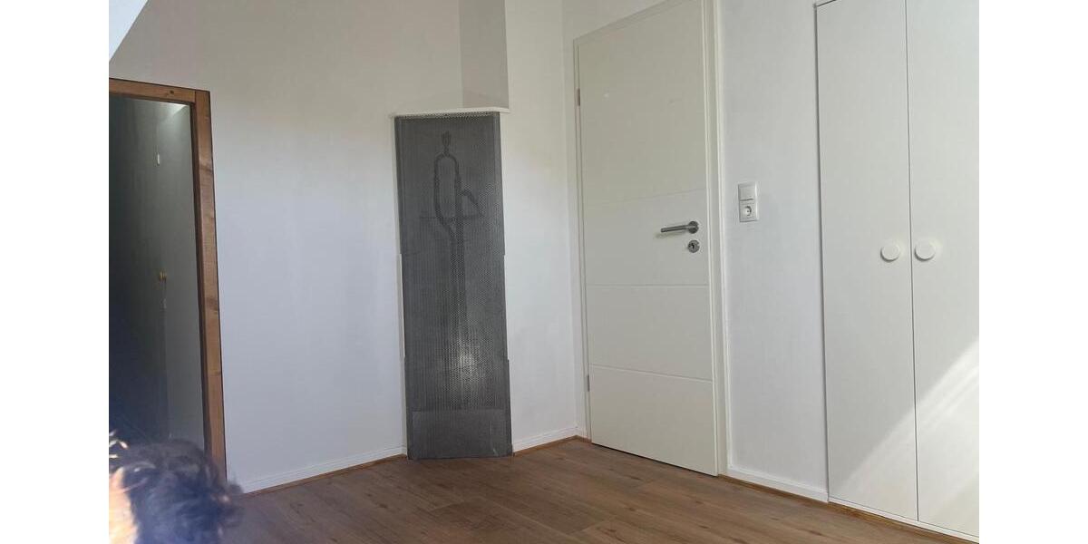 Dachgeschoss Wohnung in Neustadt an der Weinstraße 1.5 zimmer