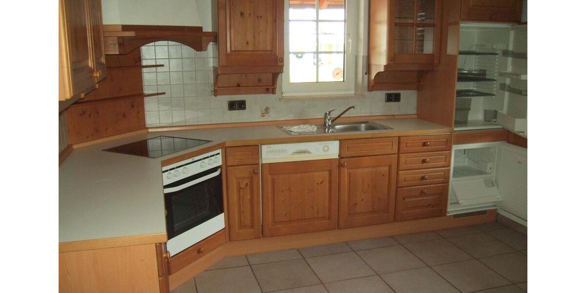 Einfamilienhaus Wolfstein - 7 Zimmer, 250 m&sup2;, 1.400&euro; | Angebot:26397689