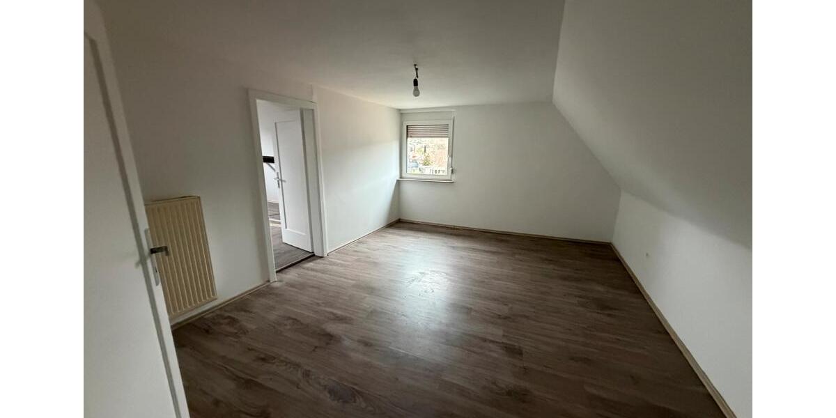 Einfamilienhaus Rockenhausen - 11 Zimmer, 225 m&sup2;, 260.000&euro; | Angebot:26128721