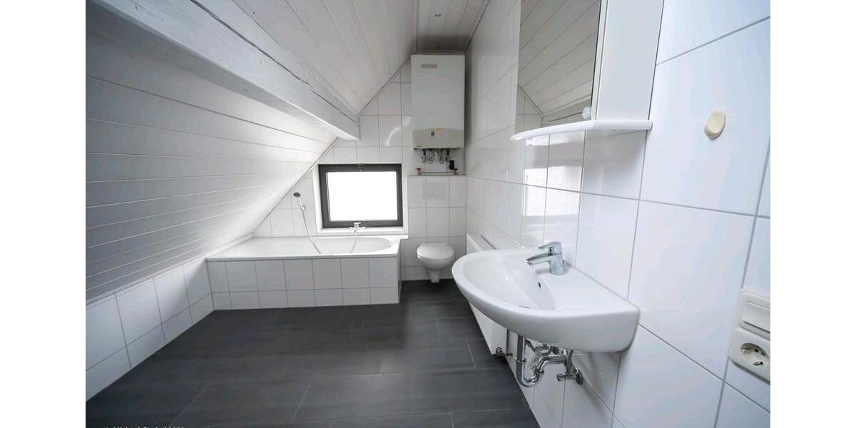 Dachgeschoßwohnung Ramstein-Miesenbach Miesenbach - 2 Zimmer, 69 m&sup2;, 677&euro; | Angebot:26037772