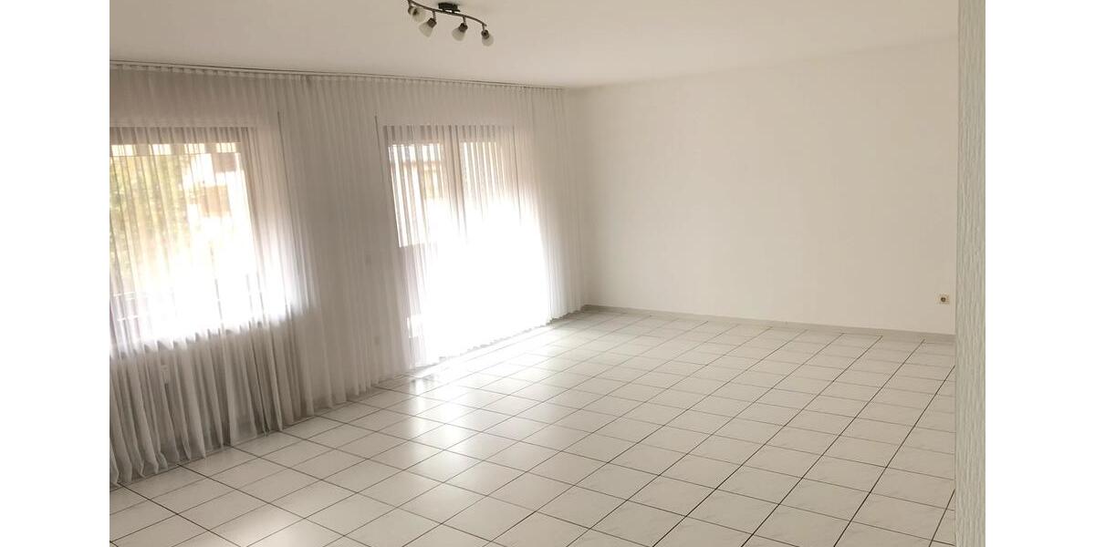 Etagenwohnung Queidersbach - 3.5 Zimmer, 106 m&sup2;, 895&euro; | Angebot:25422550