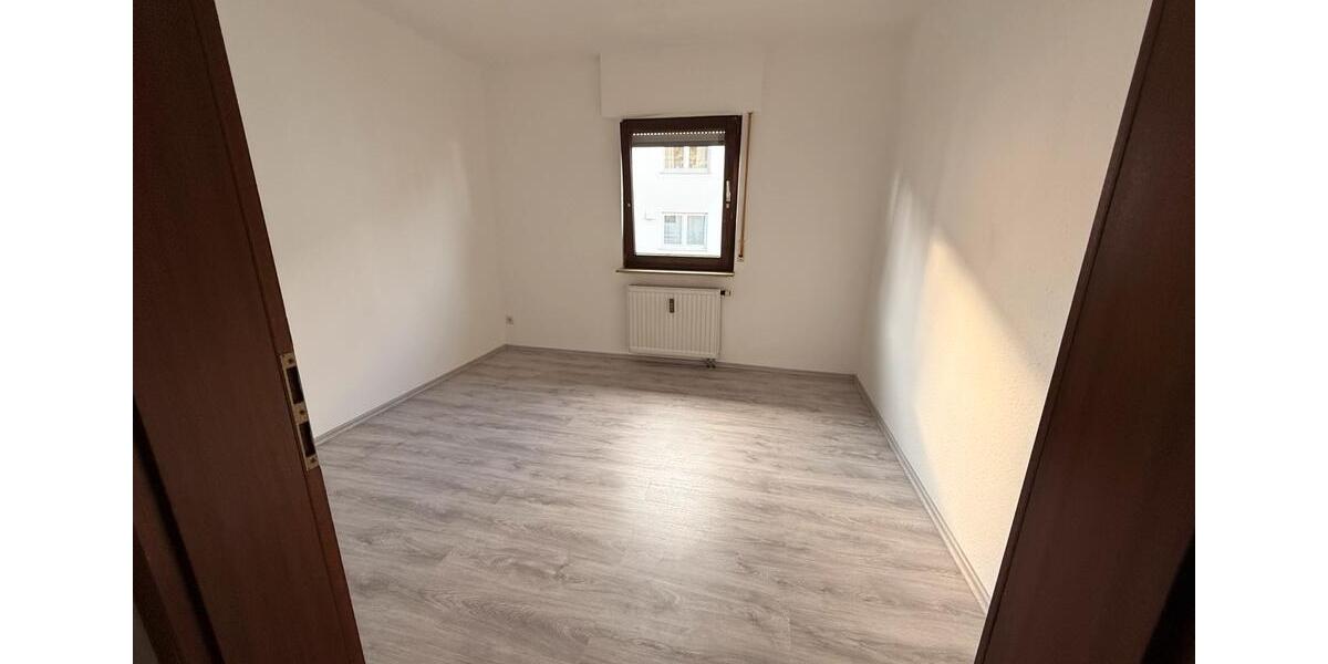 Etagenwohnung Kaiserslautern Bahnheim - 4 Zimmer, 91 m&sup2;, 1.000&euro; | Angebot:26241785