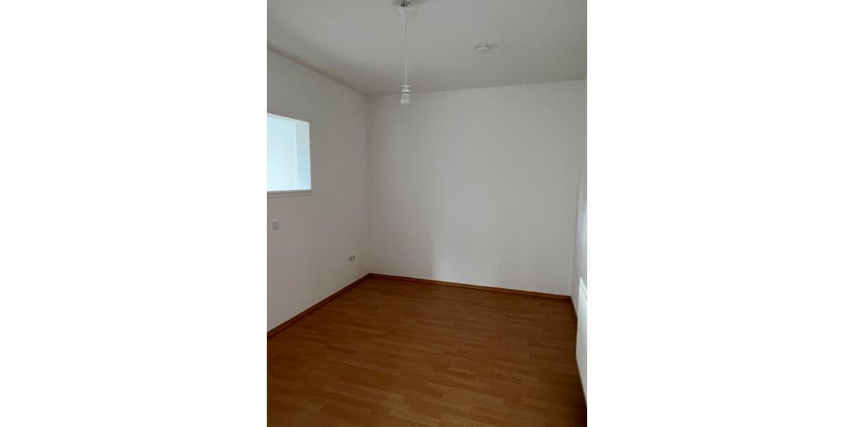Erdgeschoßwohnung Leimen - 2.5 Zimmer, 96 m&sup2;, 650&euro; | Angebot:25403502