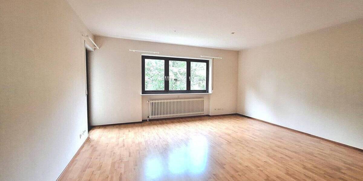 KL-Uniwohngebiet - Schöne 3-Zimmer-Wohnung mit Loggia und EBK 3 zimmer