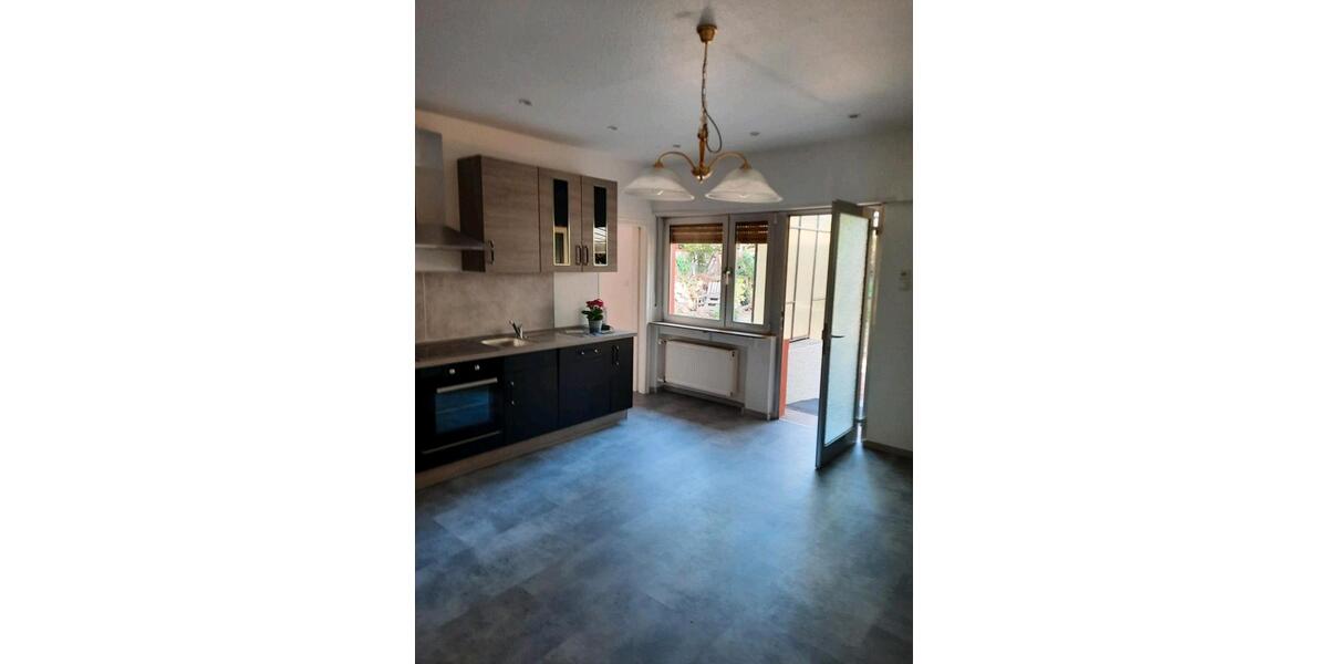 Einfamilienhaus Ramstein-Miesenbach Miesenbach - 6 Zimmer, 190 m&sup2;, 450.000&euro; | Angebot:24700275