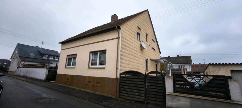 Einfamilienhaus Ramstein-Miesenbach Miesenbach - 6 Zimmer, 150 m&sup2;, 260.000&euro; | Angebot:26380996