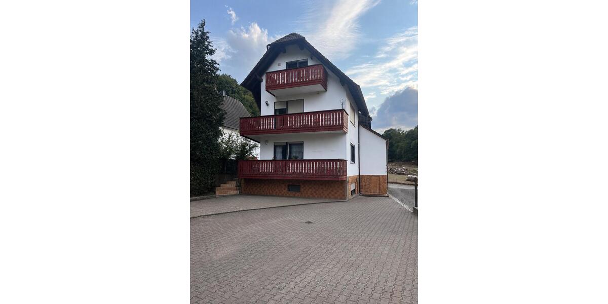 Mehrfamilienhaus, Wohnhaus Queidersbach - 9 Zimmer, 300 m&sup2;, 435.000&euro; | Angebot:27547318