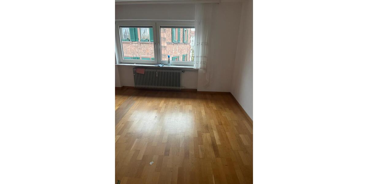 Etagenwohnung Kaiserslautern - 5 Zimmer, 135 m&sup2;, 1.250&euro; | Angebot:24715937