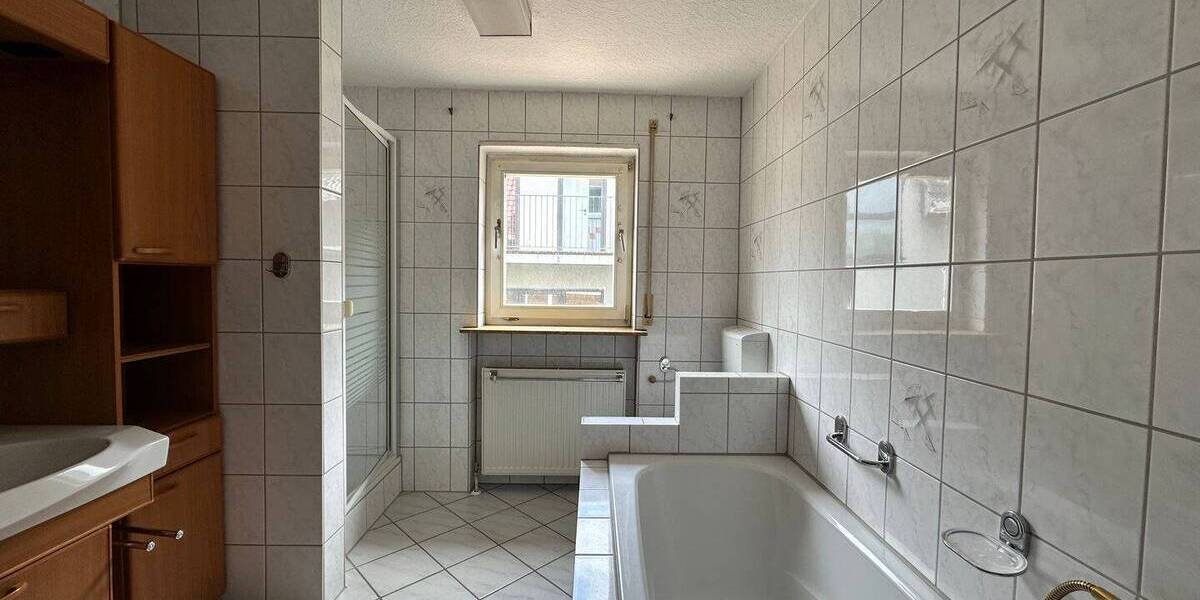 Etagenwohnung Kaiserslautern Innenstadt - 2 Zimmer, 114 m&sup2;, 215.000&euro; | Angebot:26806766