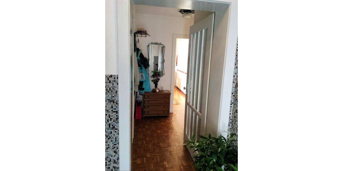 Gepflegte Erdgeschoßwohnung mit EBK mit Balkon zu vermieten 2 zimmer