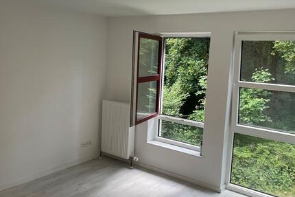 Ein Zimmer Apartment uni Nähe