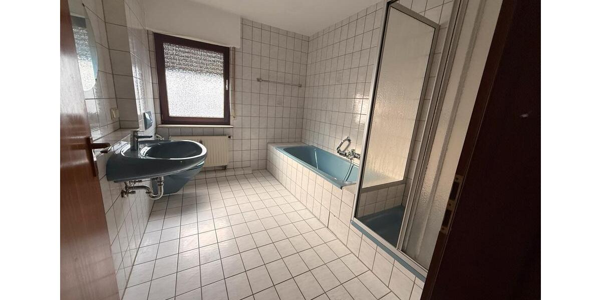 Etagenwohnung Kaiserslautern Bahnheim - 4 Zimmer, 91 m&sup2;, 1.000&euro; | Angebot:26241785