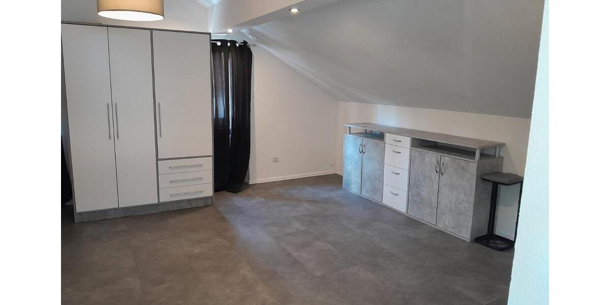 Dachgeschoßwohnung Steinwenden - 2 Zimmer, 65 m&sup2;, 650&euro; | Angebot:26024380