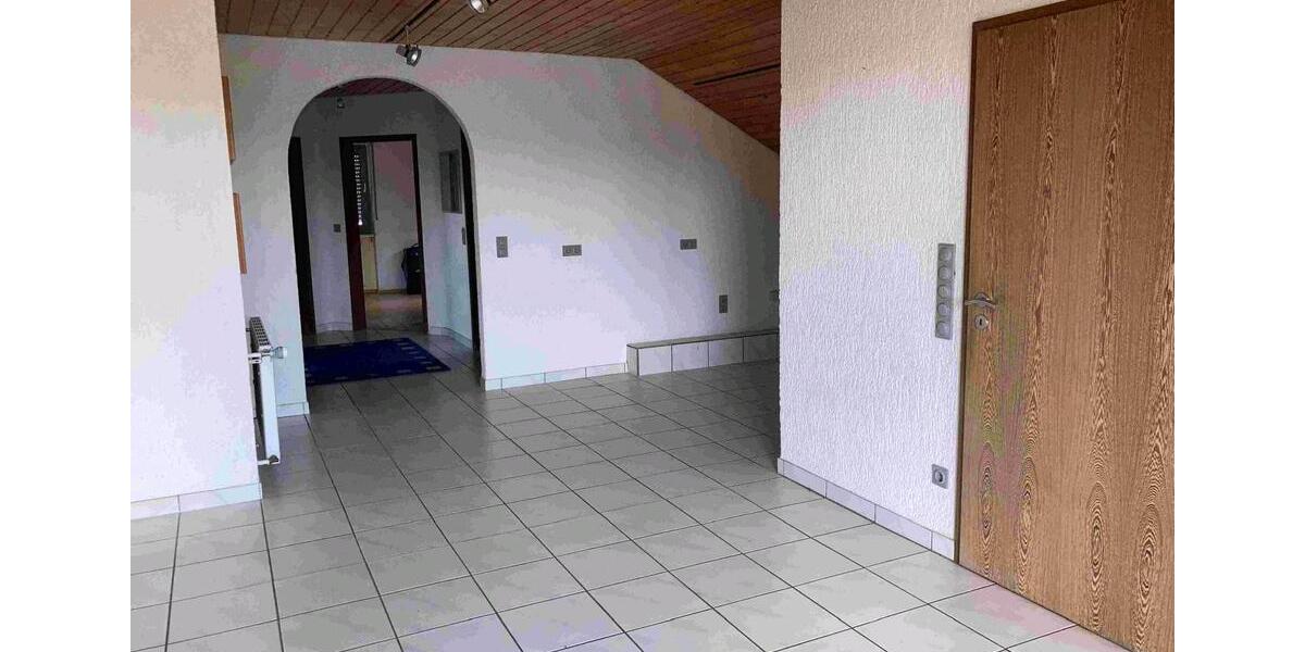 Erdgeschoßwohnung Rockenhausen - 4 Zimmer, 125 m&sup2;, 1.260&euro; | Angebot:25952485