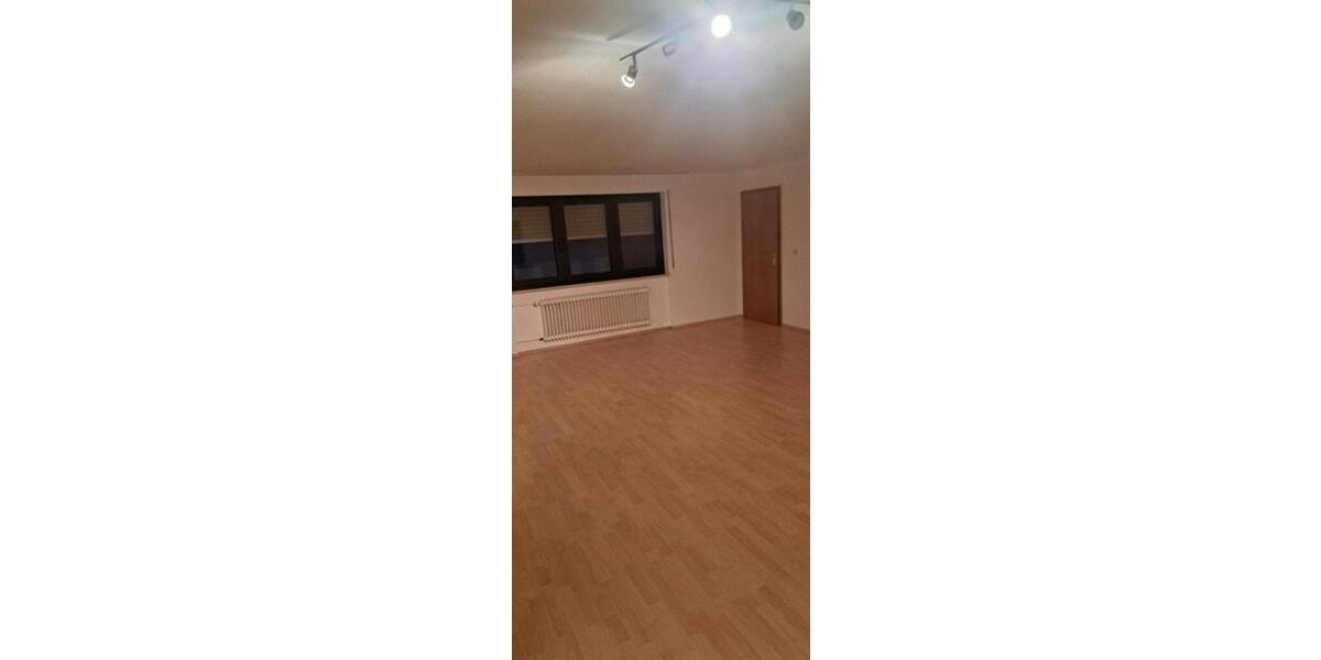 Etagenwohnung Hermersberg - 6 Zimmer, 140 m&sup2;, 830&euro; | Angebot:25872307