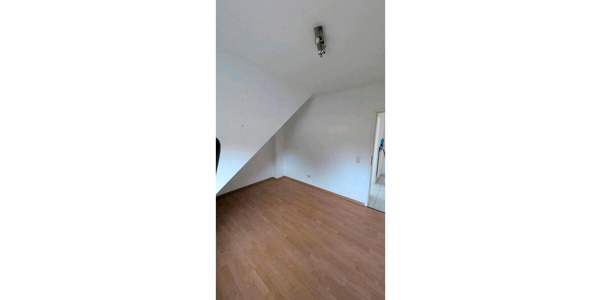 Dachgeschoßwohnung Steinbach am Donnersberg - 3 Zimmer, 72 m&sup2;, 120.000&euro; | Angebot:26644942