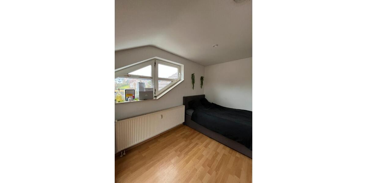 Dachgeschoßwohnung Kaiserslautern Einsiedlerhof - 1 Zimmer, 25 m&sup2;, 600&euro; | Angebot:26679537