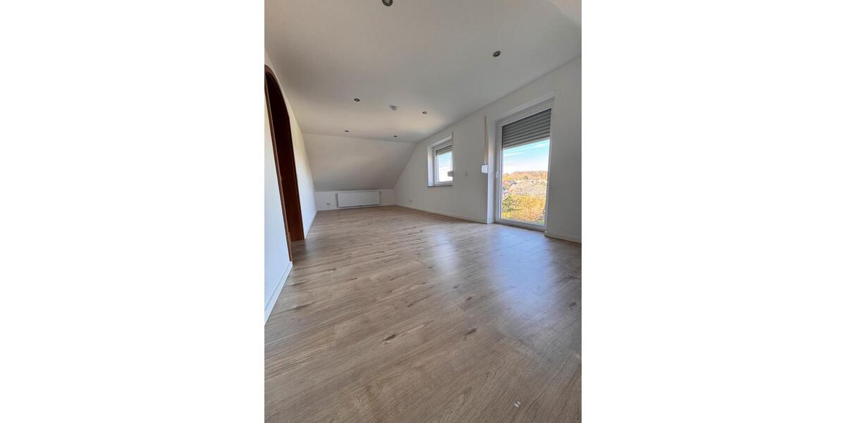 Dachgeschoßwohnung Mackenbach - 2 Zimmer, 67 m&sup2;, 900&euro; | Angebot:26271418
