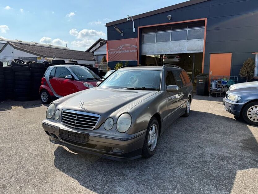 E 220