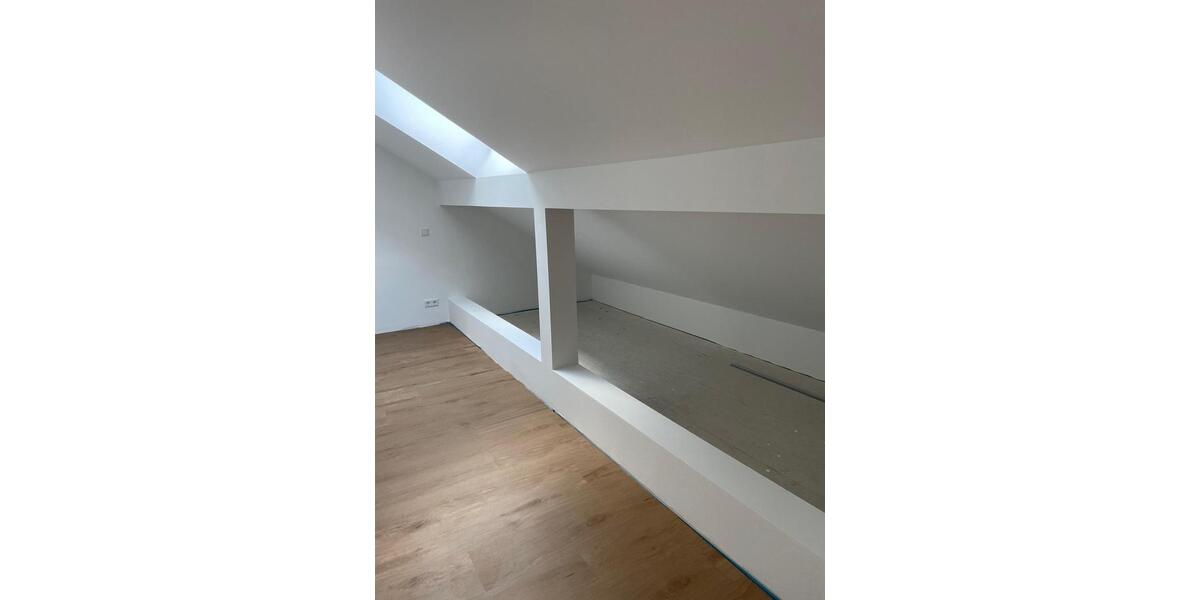 Dachgeschoßwohnung Rodenbach - 3 Zimmer, 77 m&sup2;, 900&euro; | Angebot:26166256