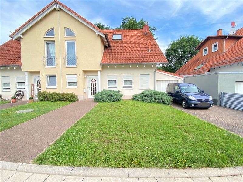 Haus zum Mieten in Ramstein 2.100 € 182 m²